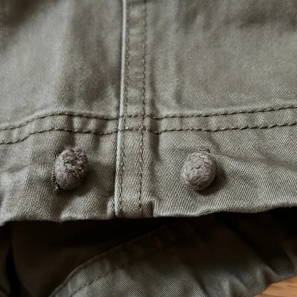 Old Navy ‘94 reisssue classic cargos — never worn! - Picture 4 of 6
